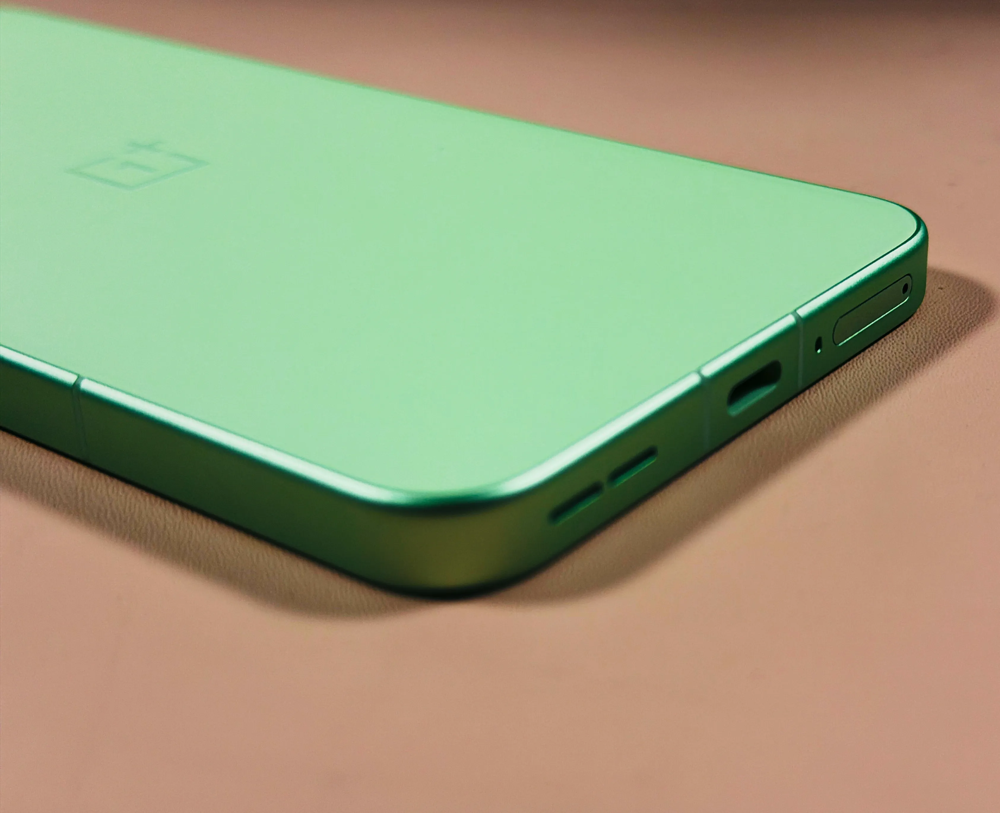 OnePlus 15R Review: Two-Day Battery Beast, Cameras Remain The